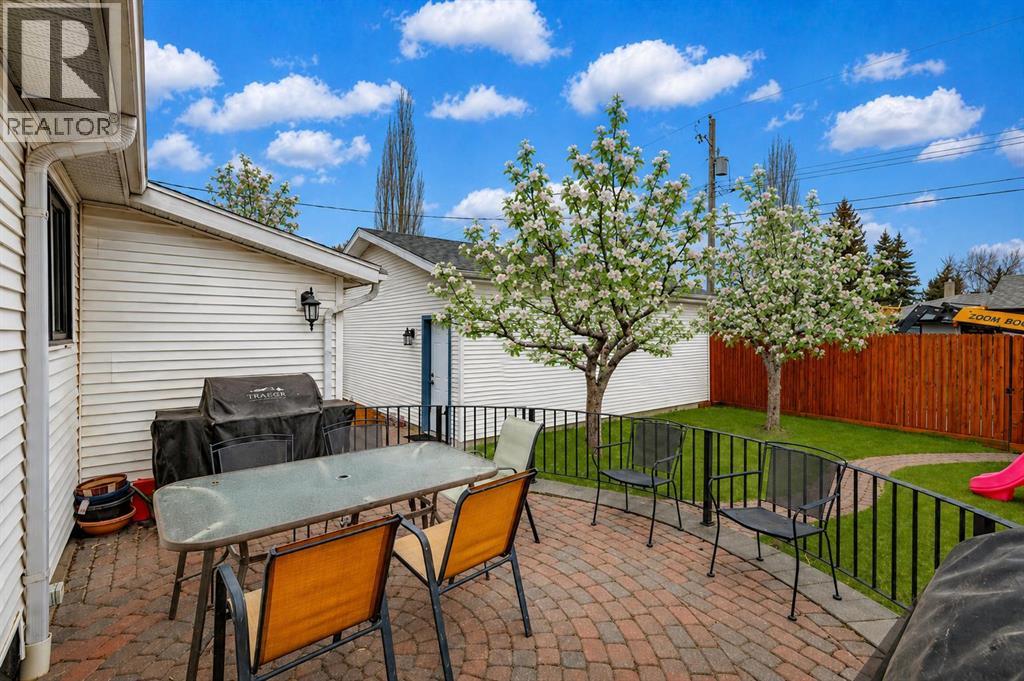 26 Galway Crescent Sw, Calgary, Alberta  T3E 4Y3 - Photo 39 - A2312735