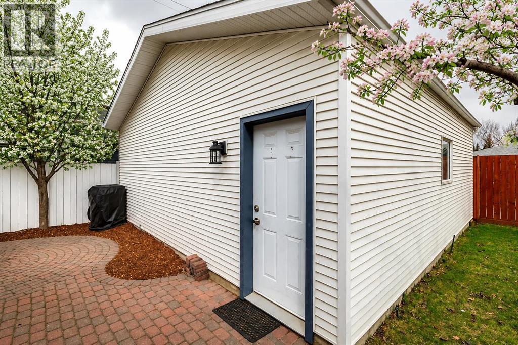 26 Galway Crescent Sw, Calgary, Alberta  T3E 4Y3 - Photo 43 - A2312735