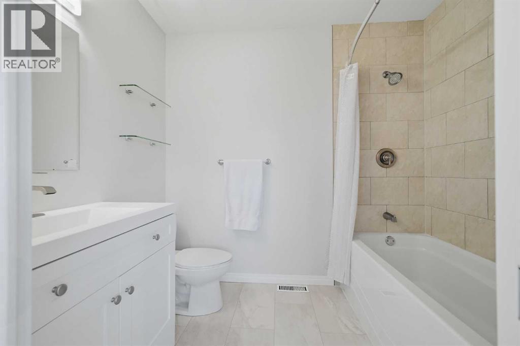 4 Woodstock Road Sw, Calgary, Alberta  T2W 5V8 - Photo 24 - A2312247