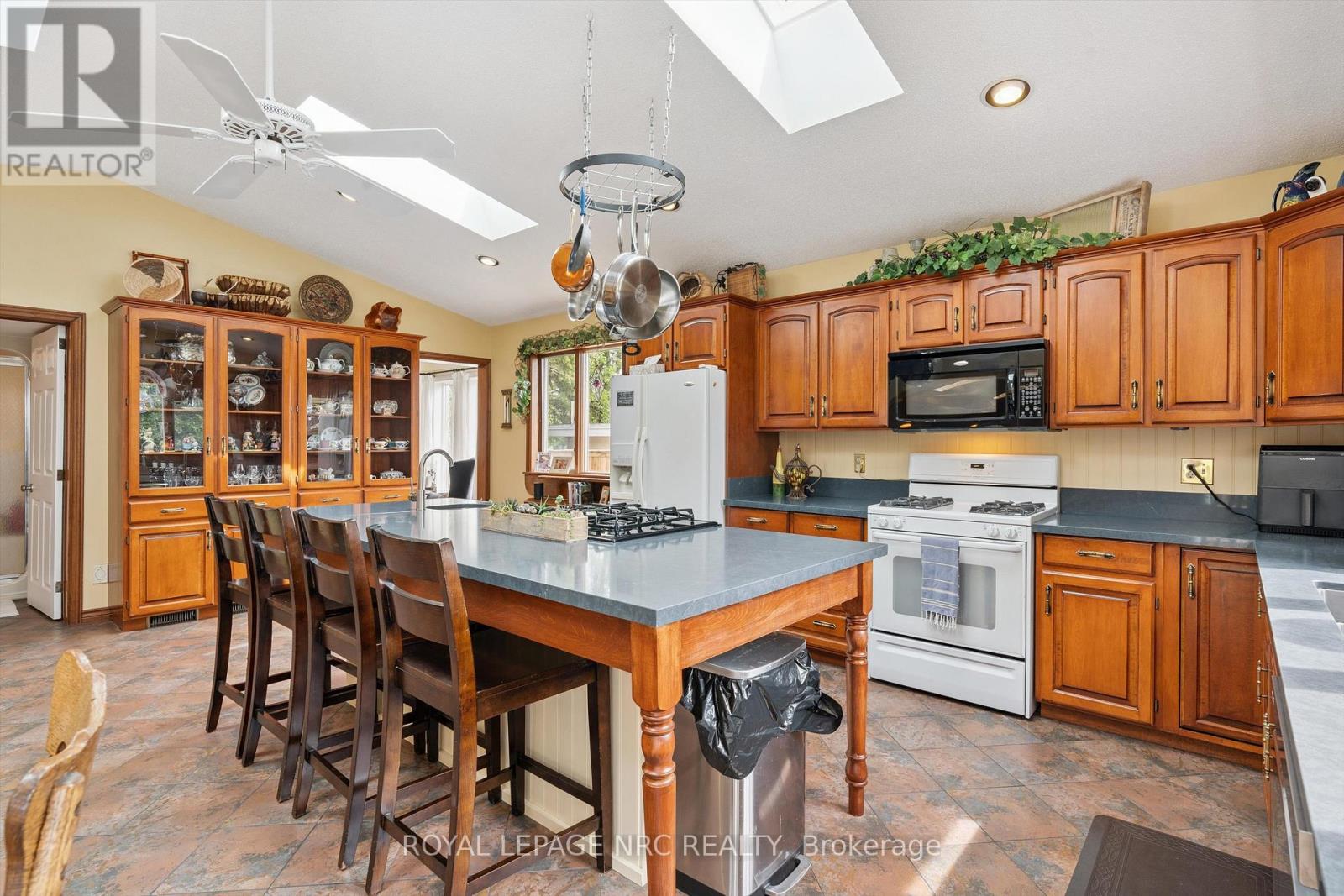1287 Third St Louth, St. Catharines, Ontario  L2R 6P9 - Photo 12 - X12794460