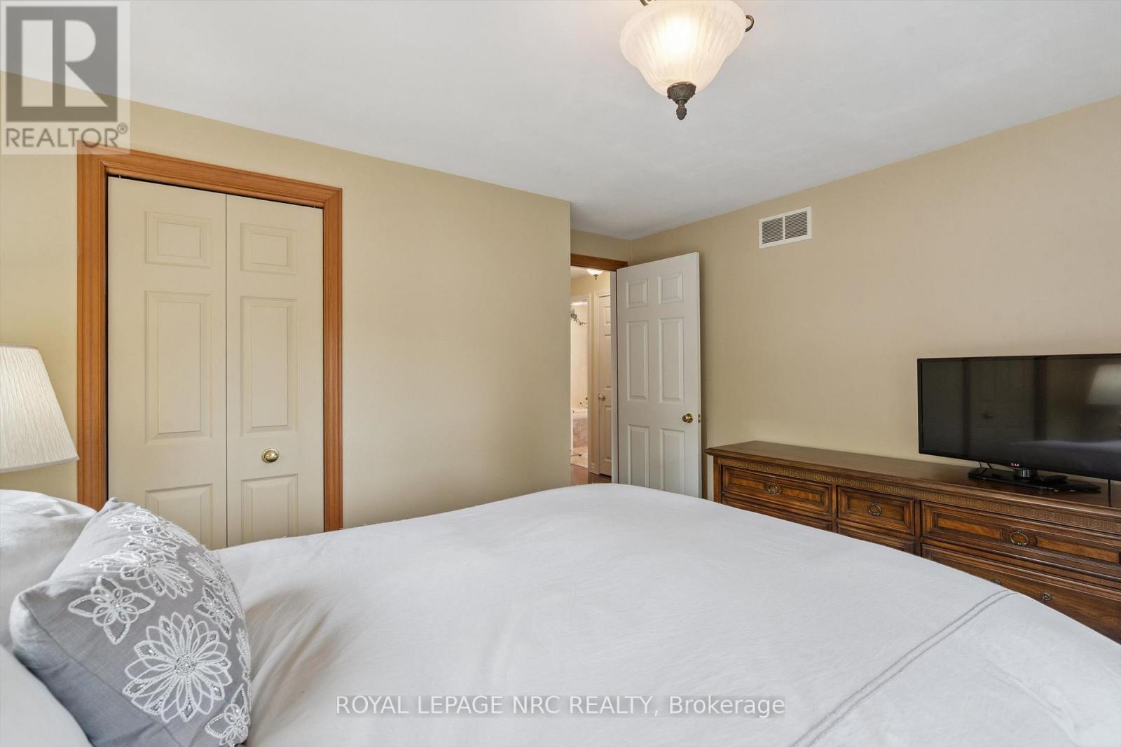 1287 Third St Louth, St. Catharines, Ontario  L2R 6P9 - Photo 22 - X12794460