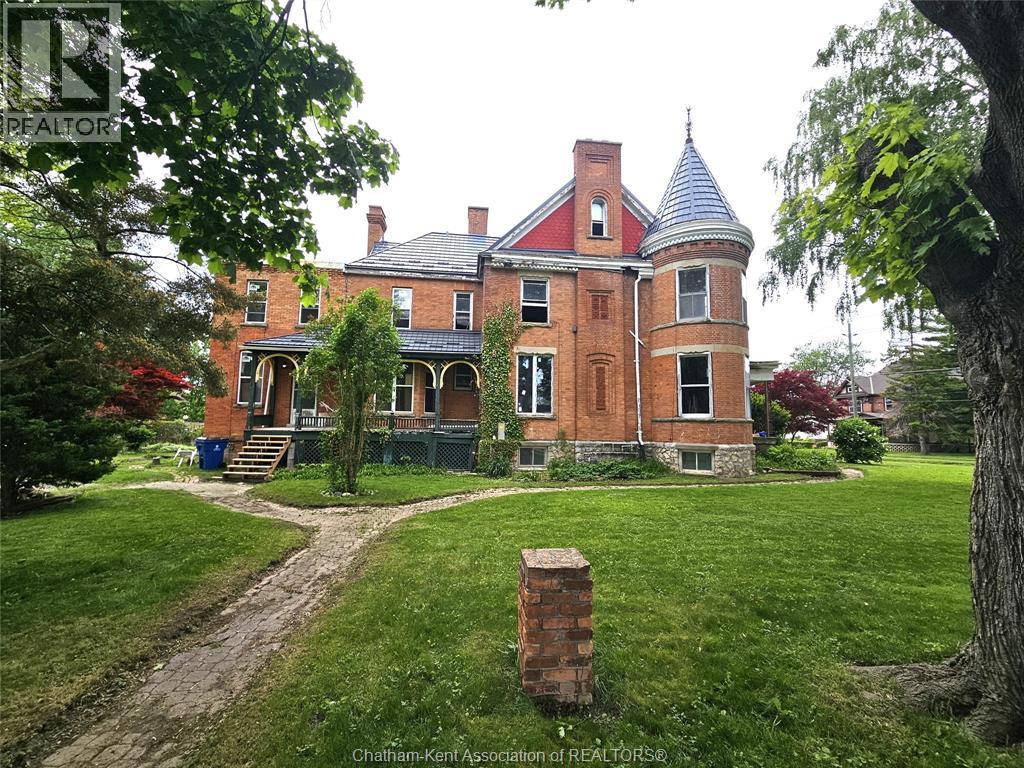 MLS# 26011667: 146 PARK STREET, Chatham, Canada
