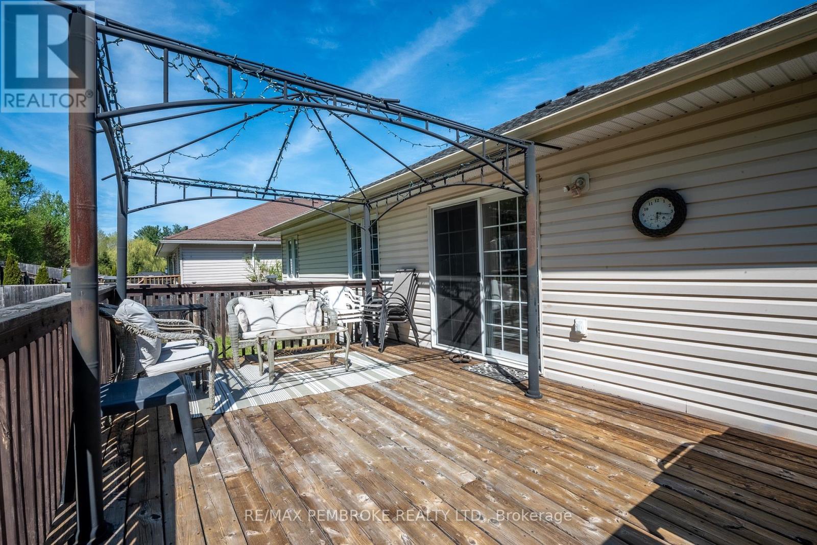 663 Fairview Avenue S, Laurentian Valley, Ontario K8A 8N4 - Photo 11 - X13167868