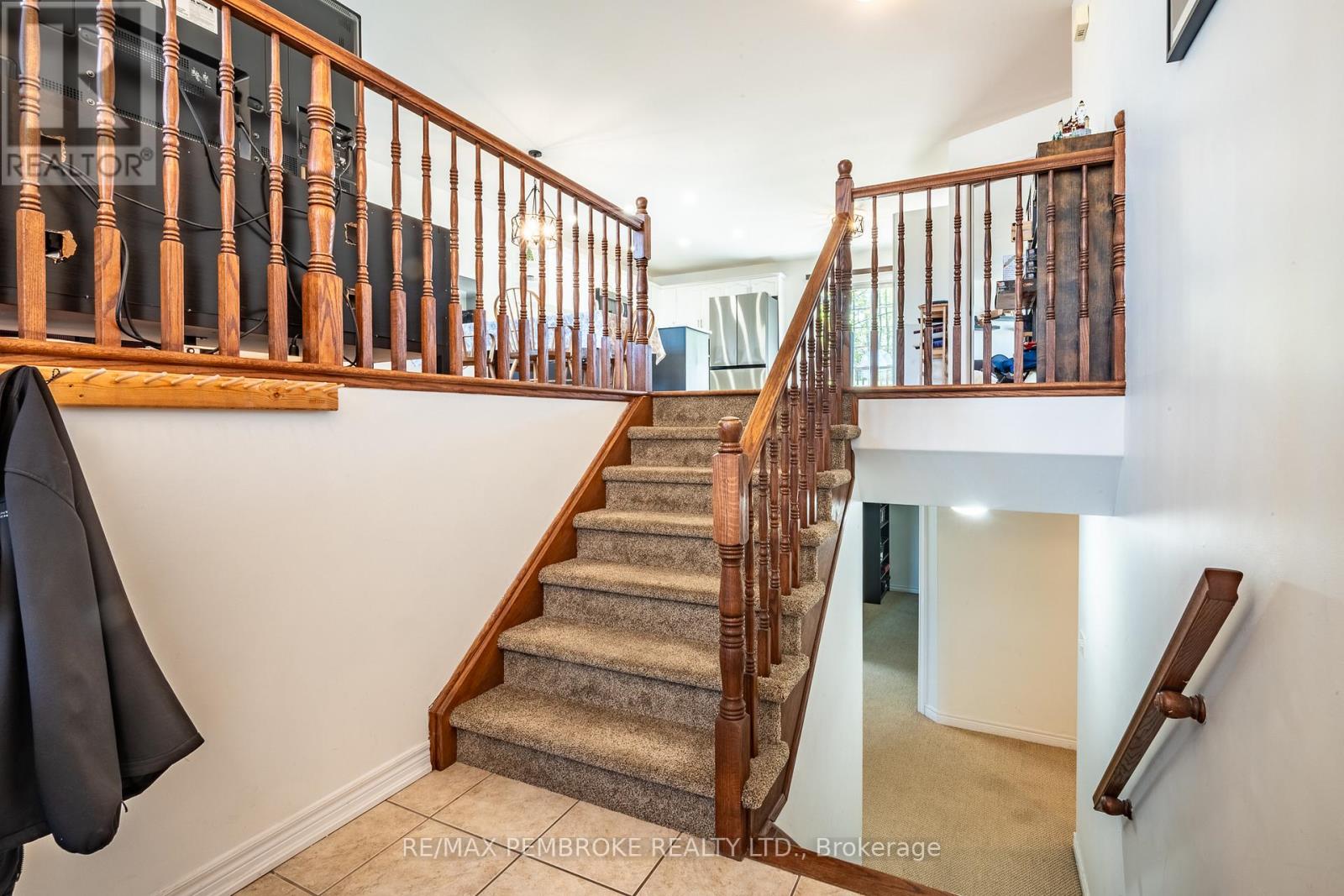 663 Fairview Avenue S, Laurentian Valley, Ontario K8A 8N4 - Photo 13 - X13167868
