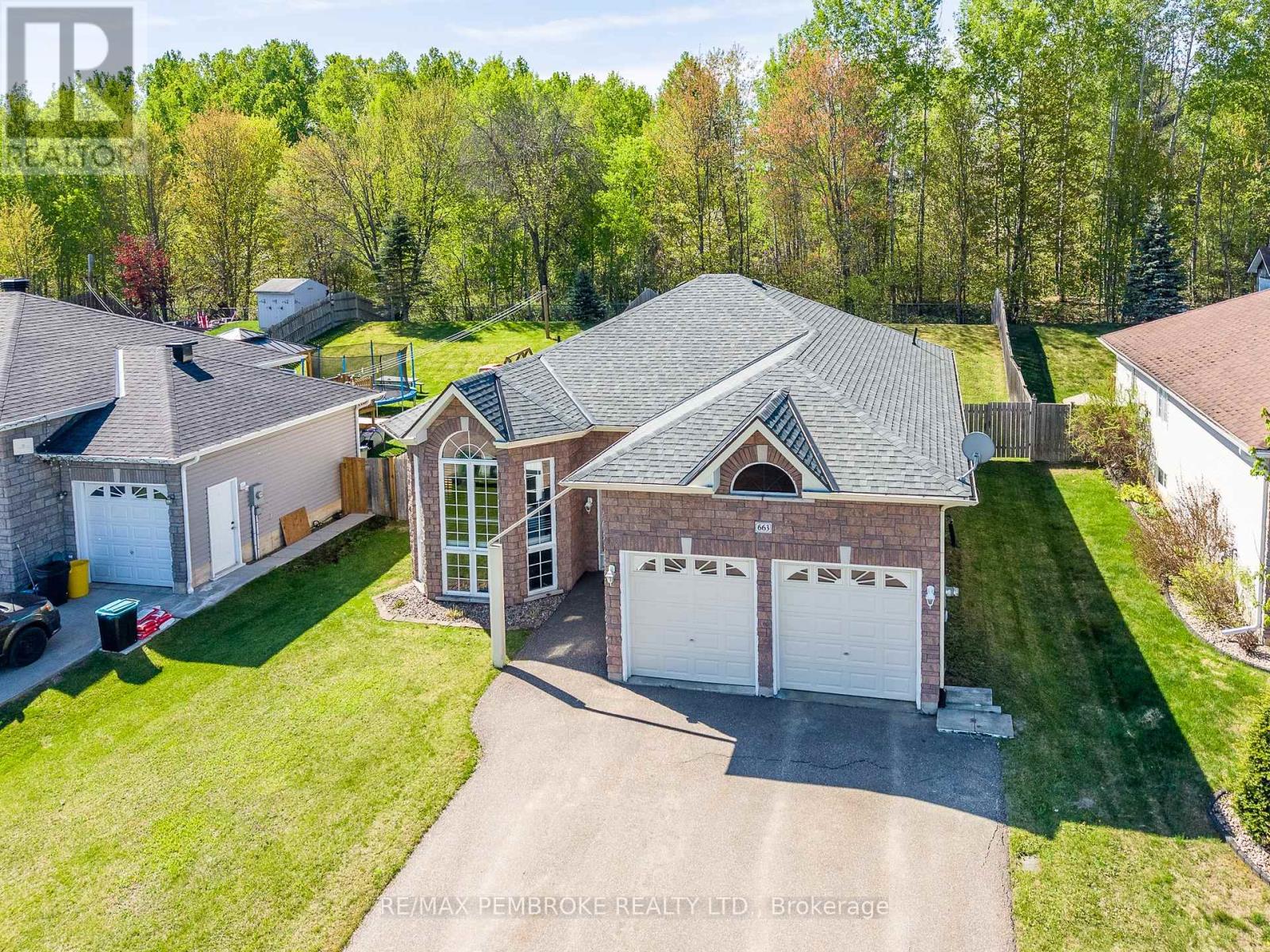 663 Fairview Avenue S, Laurentian Valley, Ontario K8A 8N4 - Photo 3 - X13167868