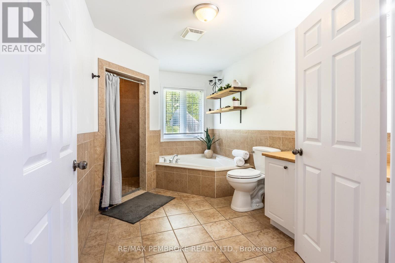 663 Fairview Avenue S, Laurentian Valley, Ontario K8A 8N4 - Photo 30 - X13167868