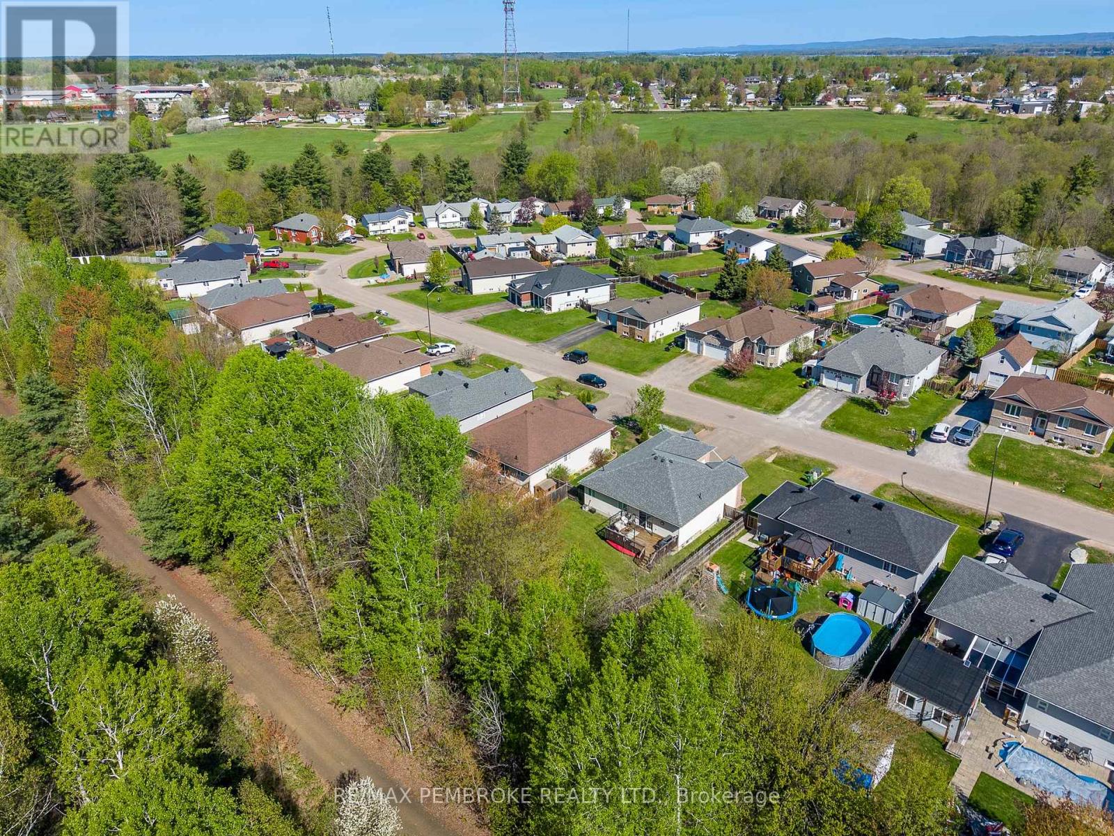 663 Fairview Avenue S, Laurentian Valley, Ontario K8A 8N4 - Photo 8 - X13167868