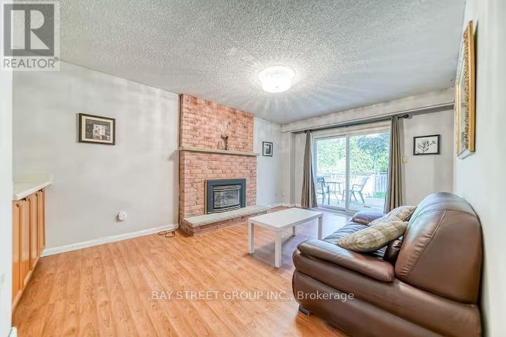 27 Gladiola Court, Whitby, Ontario  L1R 1N8 - Photo 8 - E13167876