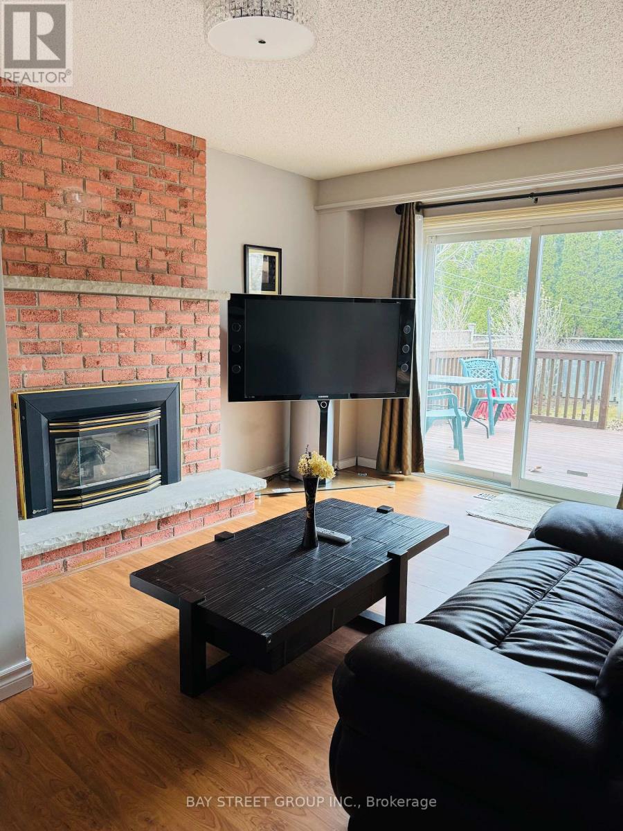 27 Gladiola Court, Whitby, Ontario  L1R 1N8 - Photo 9 - E13167876