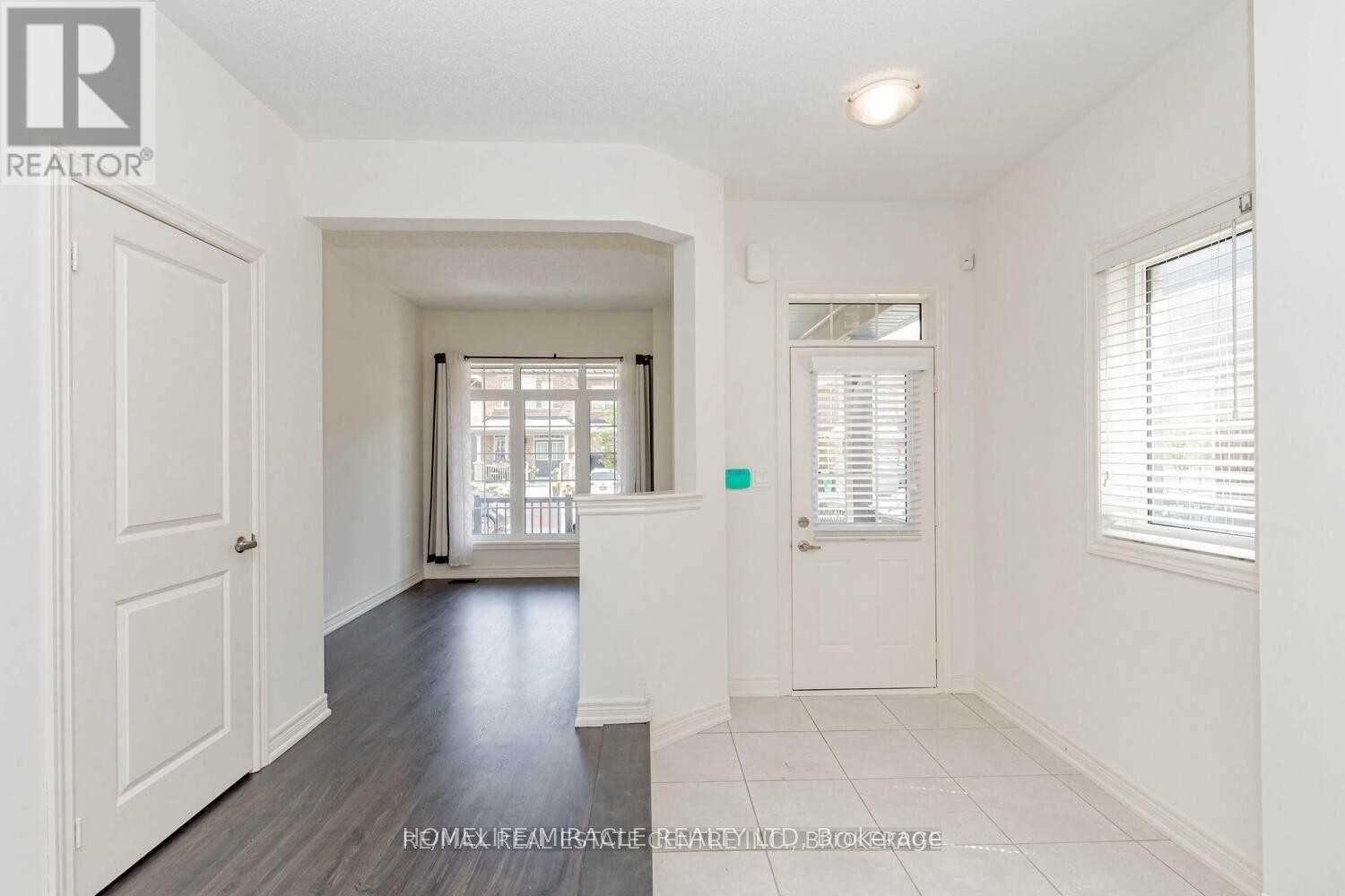 10 Ladysmith Street, Brampton, Ontario  L6R 0B3 - Photo 3 - W13167884