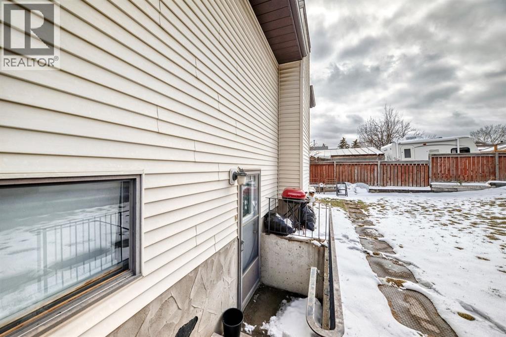 76 Edgewood Drive Nw, Calgary, Alberta  T3A 2T5 - Photo 23 - A2307262