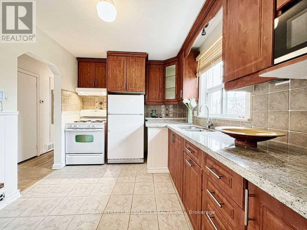 505 Sandmere Place, Oakville, Ontario  L6L 4G5 - Photo 4 - W13167920