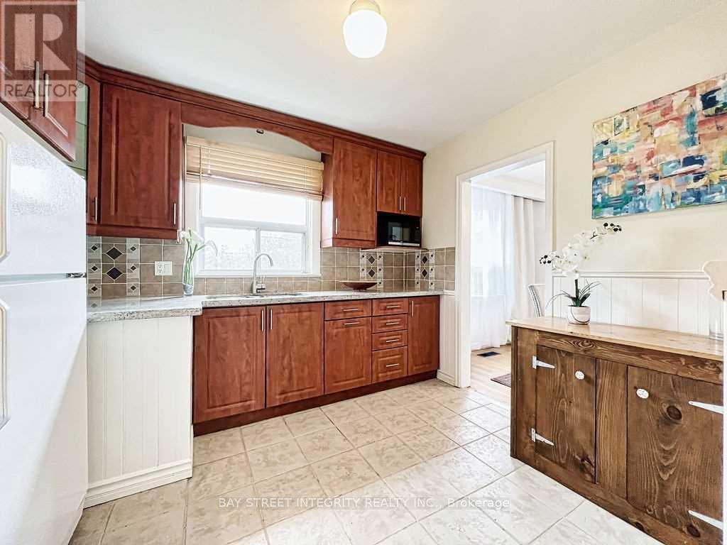 505 Sandmere Place, Oakville, Ontario  L6L 4G5 - Photo 5 - W13167920