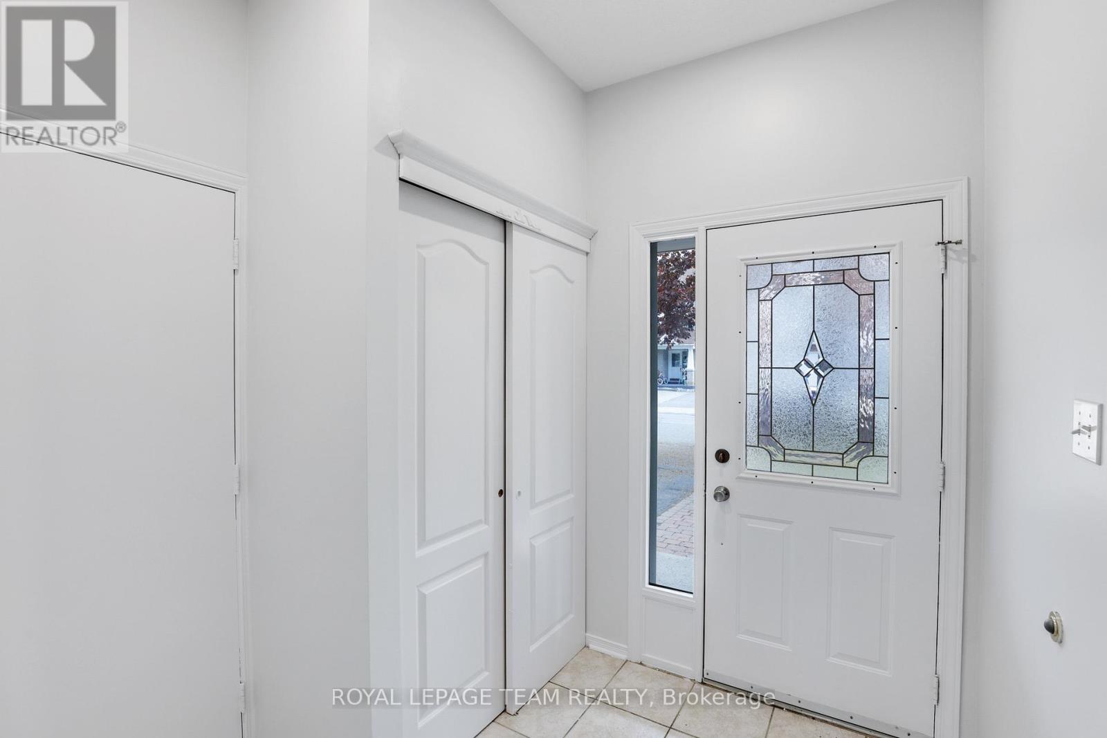 4 Windhurst Drive, Ottawa, Ontario  K2G 6G7 - Photo 3 - X13167938