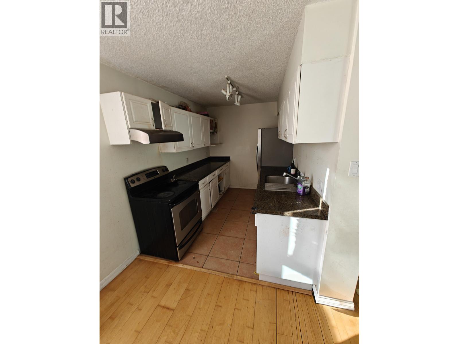 307 5645 Barker Avenue, Burnaby, British Columbia  V5H 3Z5 - Photo 3 - R3124298