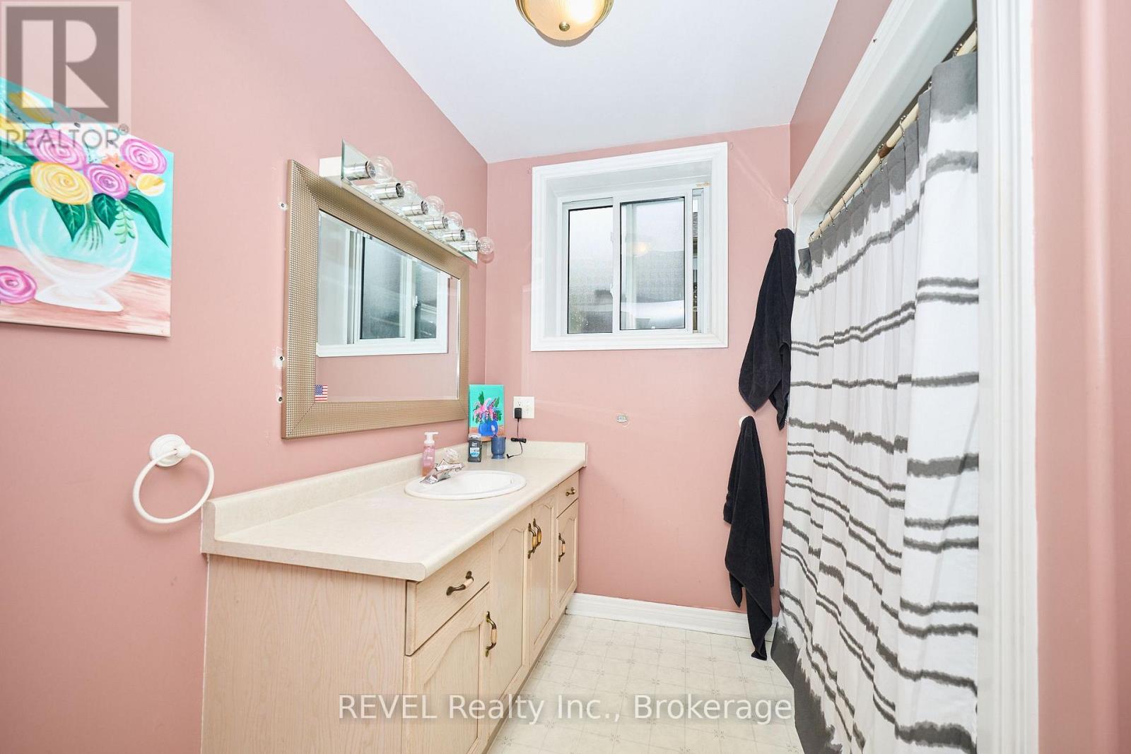 28 Quaker Road, Welland, Ontario  L3C 7K7 - Photo 18 - X13159518