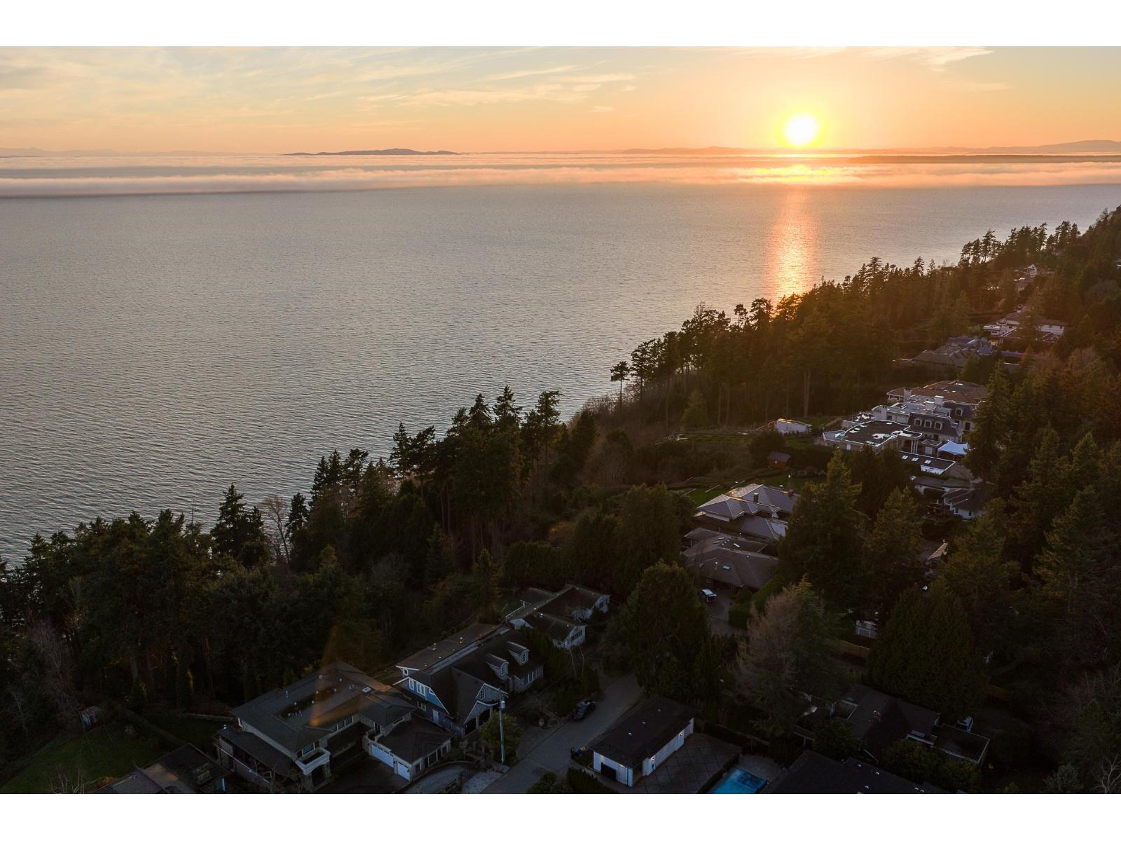 13910 Terry Road, White Rock, British Columbia  V4B 1A2 - Photo 12 - R3087056