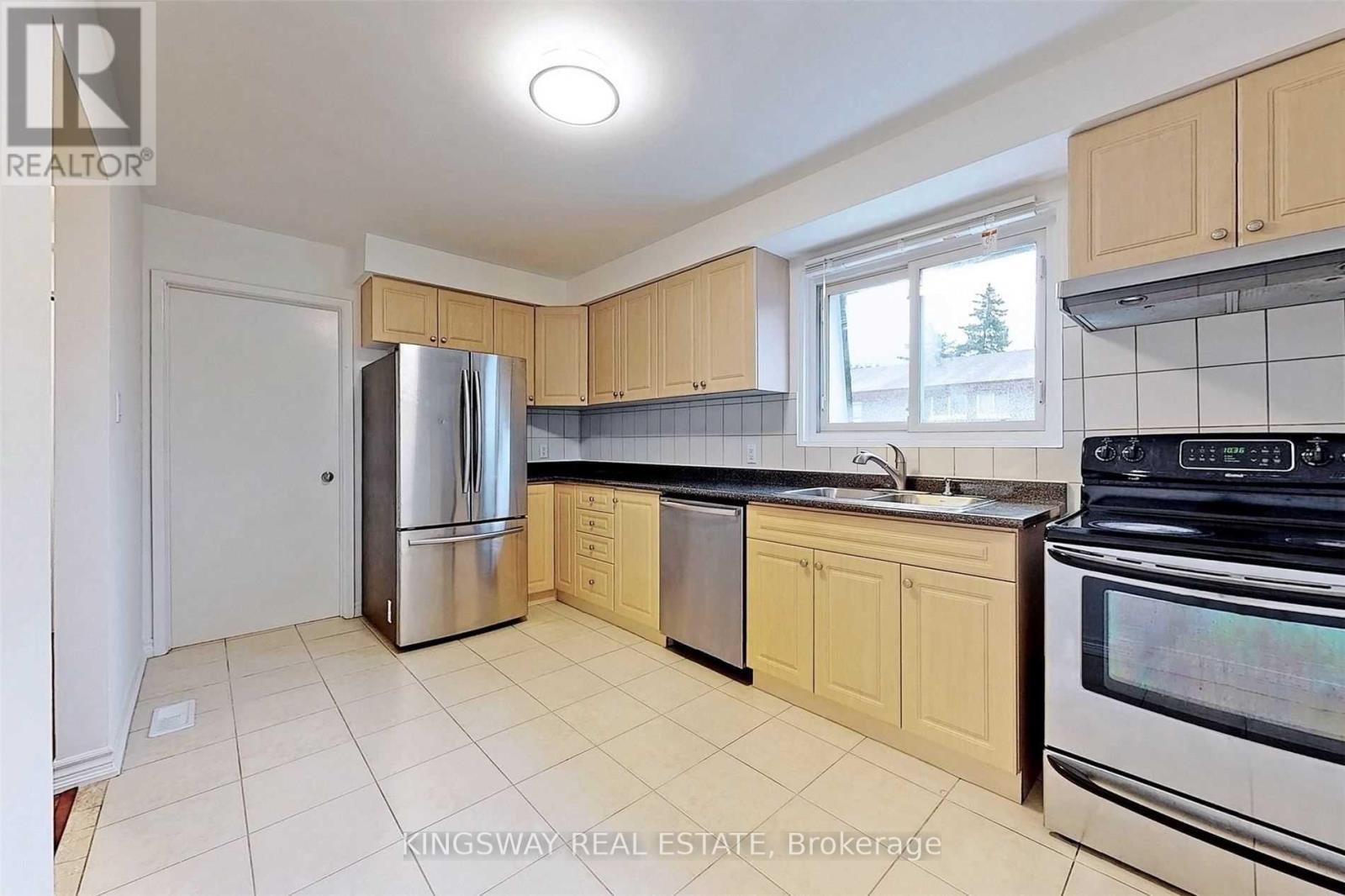8 - 300 Brideltown Circle, Toronto, Ontario  M1W 2G8 - Photo 11 - E13167944