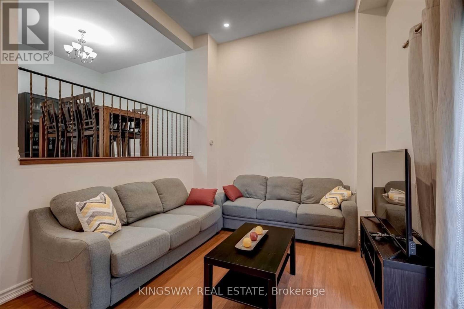 8 - 300 Brideltown Circle, Toronto, Ontario  M1W 2G8 - Photo 4 - E13167944