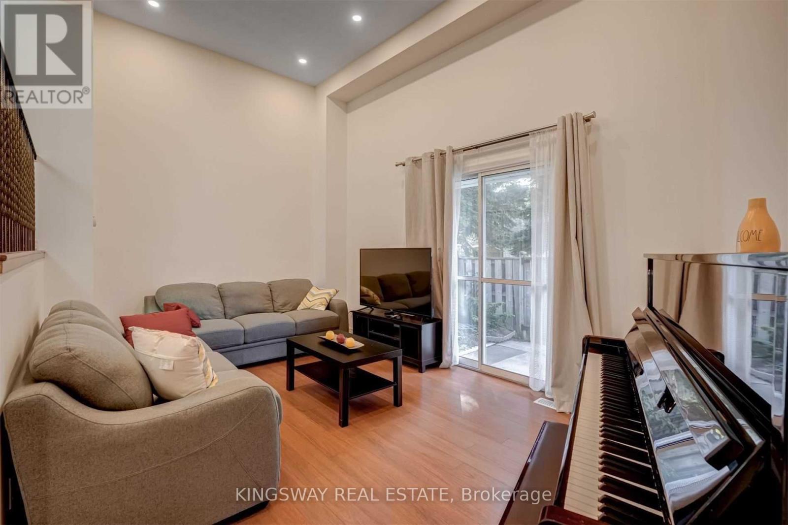 8 - 300 Brideltown Circle, Toronto, Ontario  M1W 2G8 - Photo 6 - E13167944