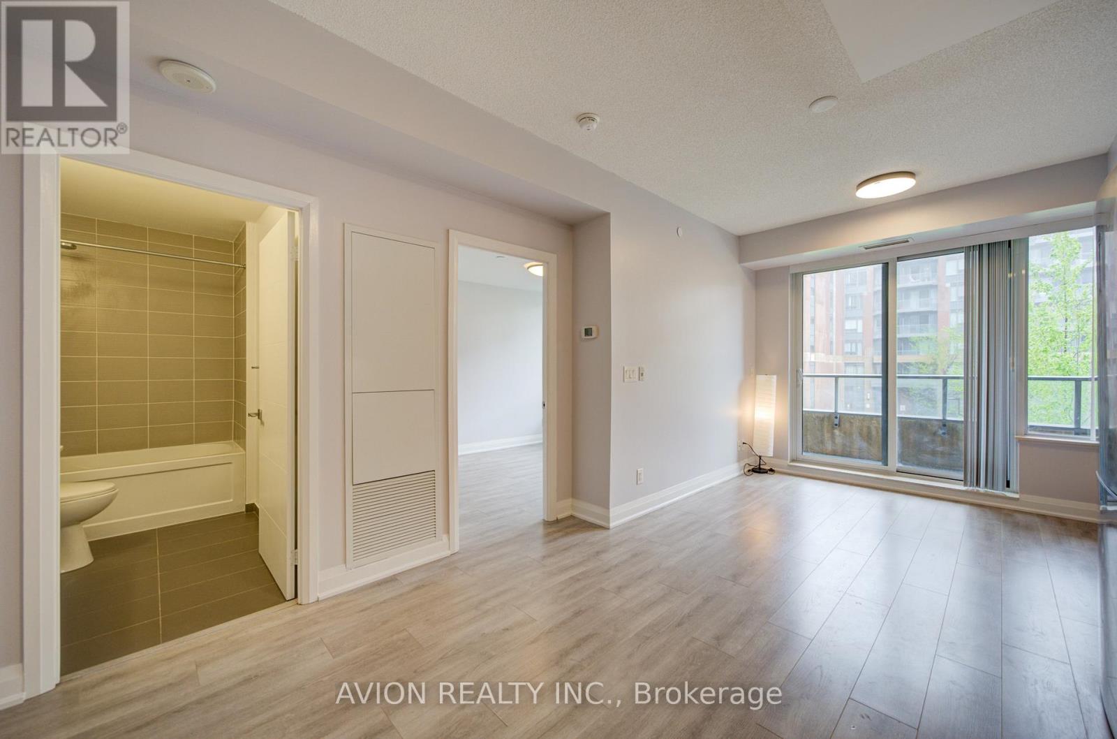 301 - 18 Uptown Drive, Markham, Ontario  L3R 5M5 - Photo 9 - N12932722