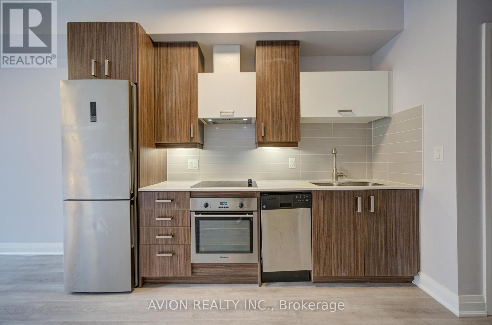 301 - 18 Uptown Drive, Markham, Ontario  L3R 5M5 - Photo 4 - N12932722