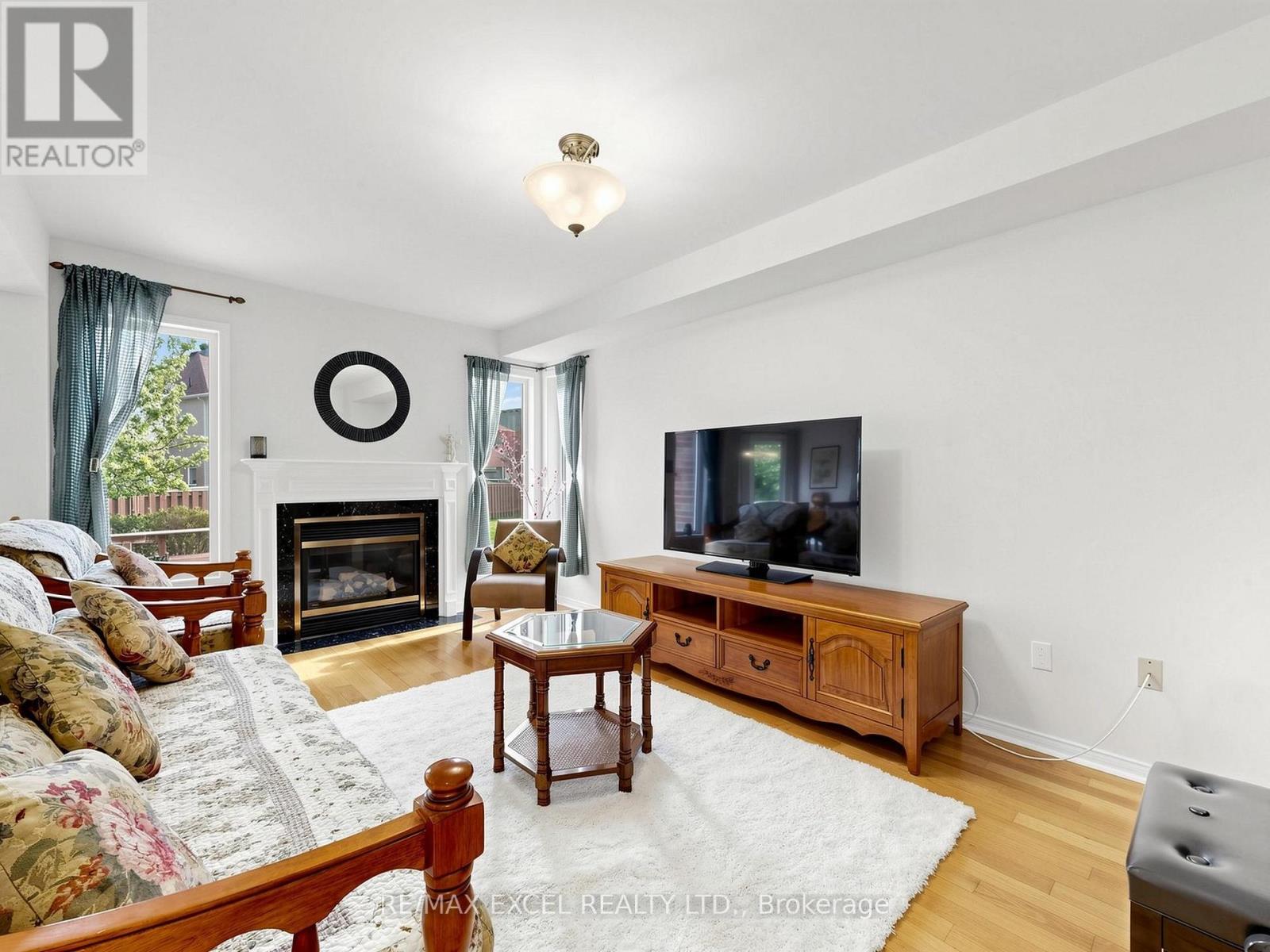 68 Chestertown Square, Markham, Ontario  L6C 2R4 - Photo 16 - N13167946