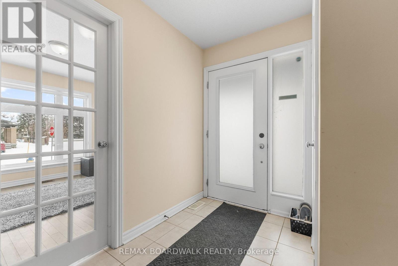 135 Wild Senna Way, Ottawa, Ontario  K2J 5Z7 - Photo 4 - X12917244