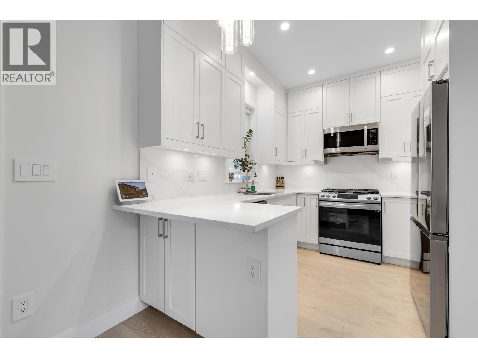 2316 Brock Street, Vancouver, British Columbia  V5N 2Z7 - Photo 10 - R3117043