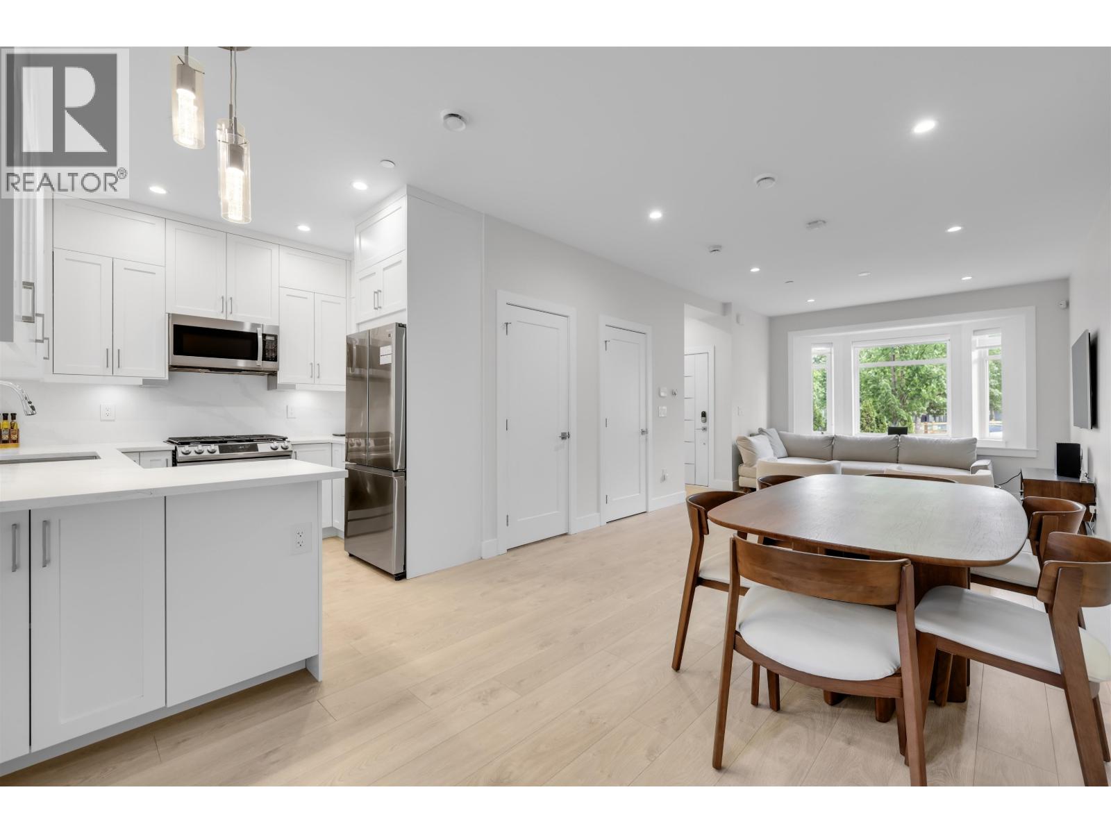 2316 Brock Street, Vancouver, British Columbia  V5N 2Z7 - Photo 9 - R3117043