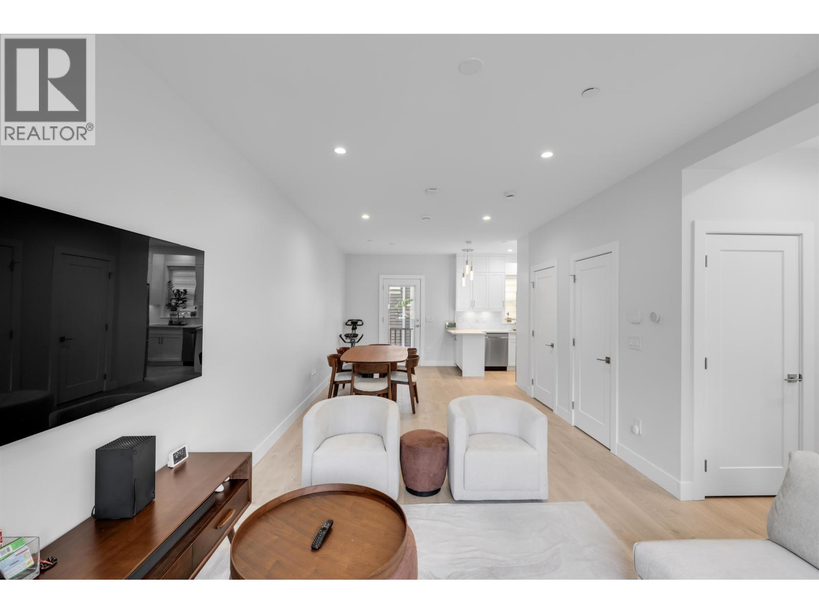 2316 Brock Street, Vancouver, British Columbia  V5N 2Z7 - Photo 6 - R3117043