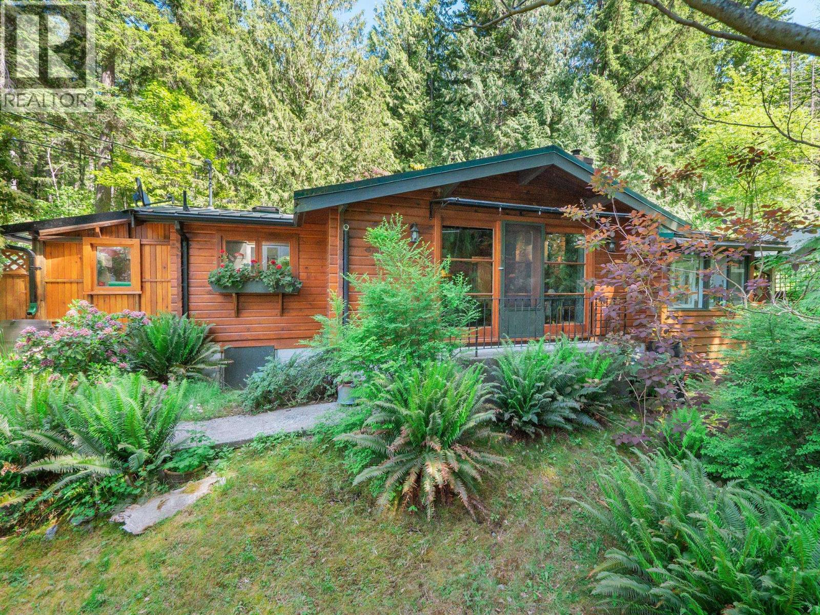 8626 REDROOFFS ROAD, Halfmoon Bay, British Columbia