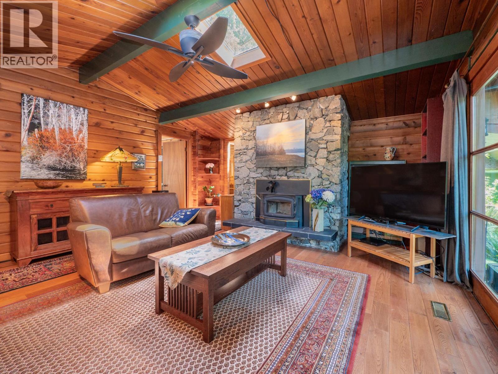 8626 Redrooffs Road, Halfmoon Bay, British Columbia  V7Z 1E7 - Photo 12 - R3127259