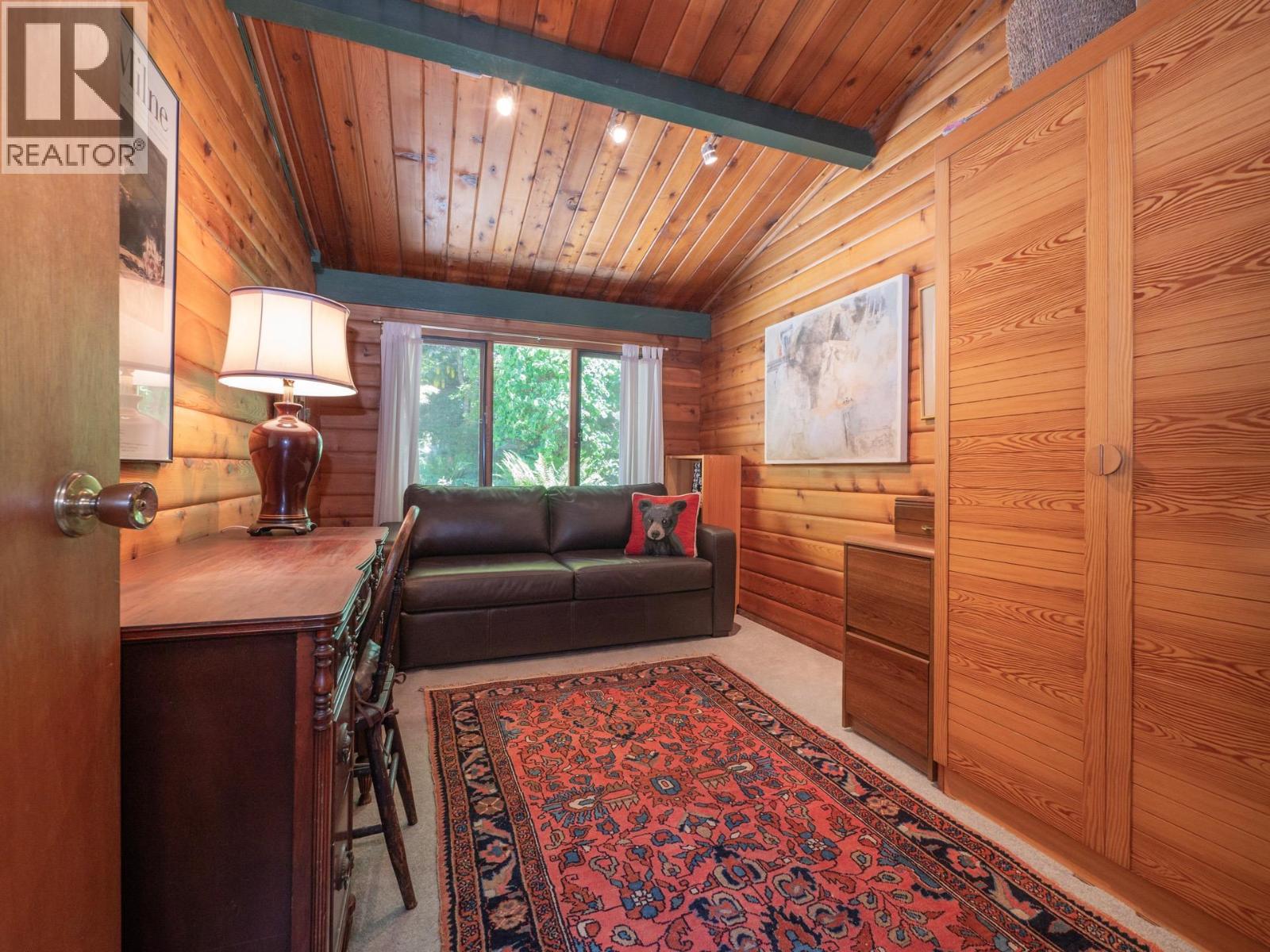8626 Redrooffs Road, Halfmoon Bay, British Columbia  V7Z 1E7 - Photo 17 - R3127259