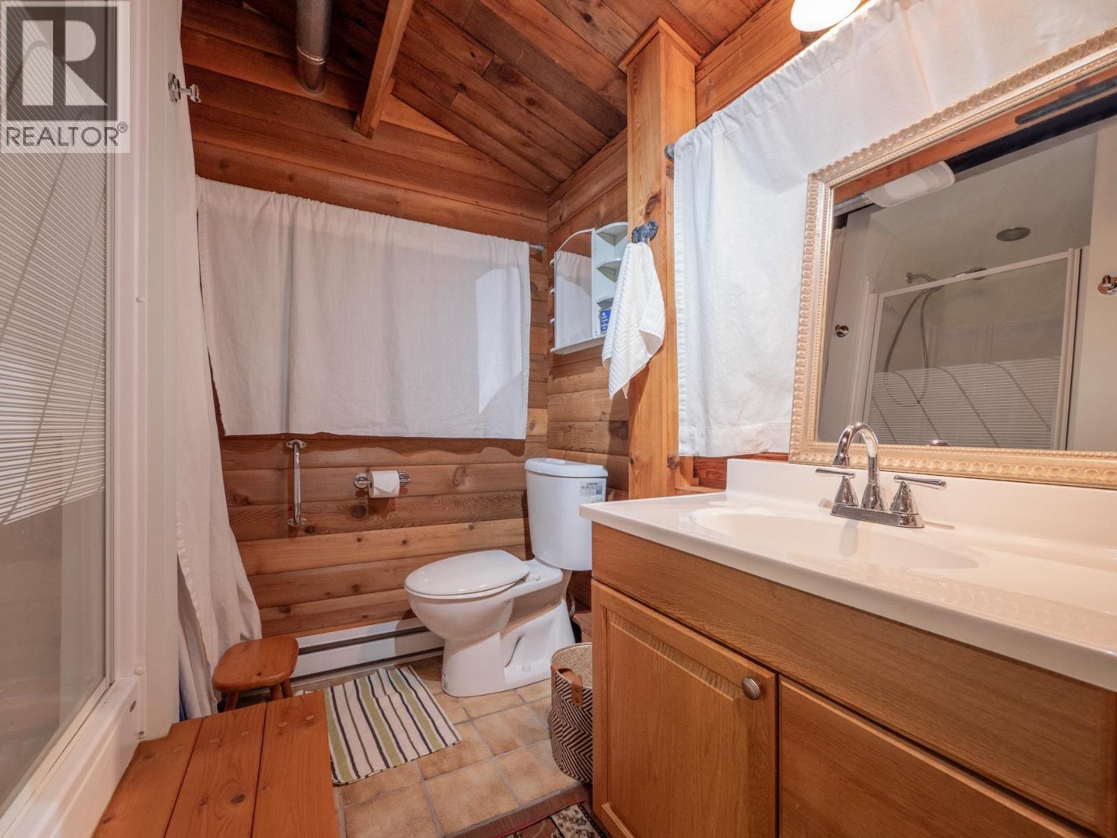 8626 Redrooffs Road, Halfmoon Bay, British Columbia  V7Z 1E7 - Photo 23 - R3127259
