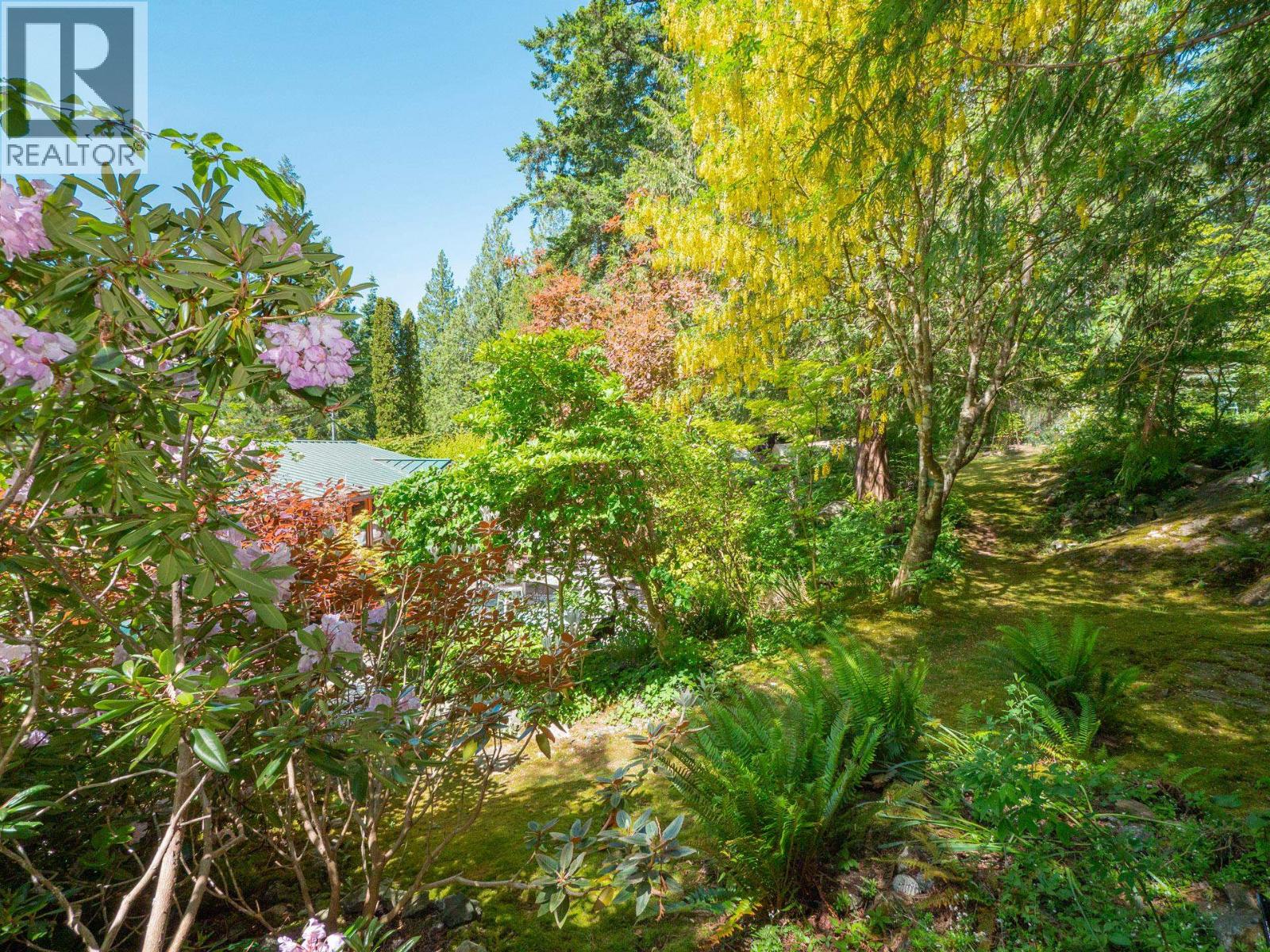 8626 Redrooffs Road, Halfmoon Bay, British Columbia  V7Z 1E7 - Photo 27 - R3127259