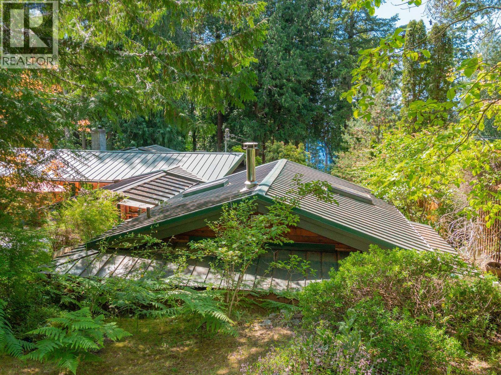 8626 Redrooffs Road, Halfmoon Bay, British Columbia  V7Z 1E7 - Photo 36 - R3127259