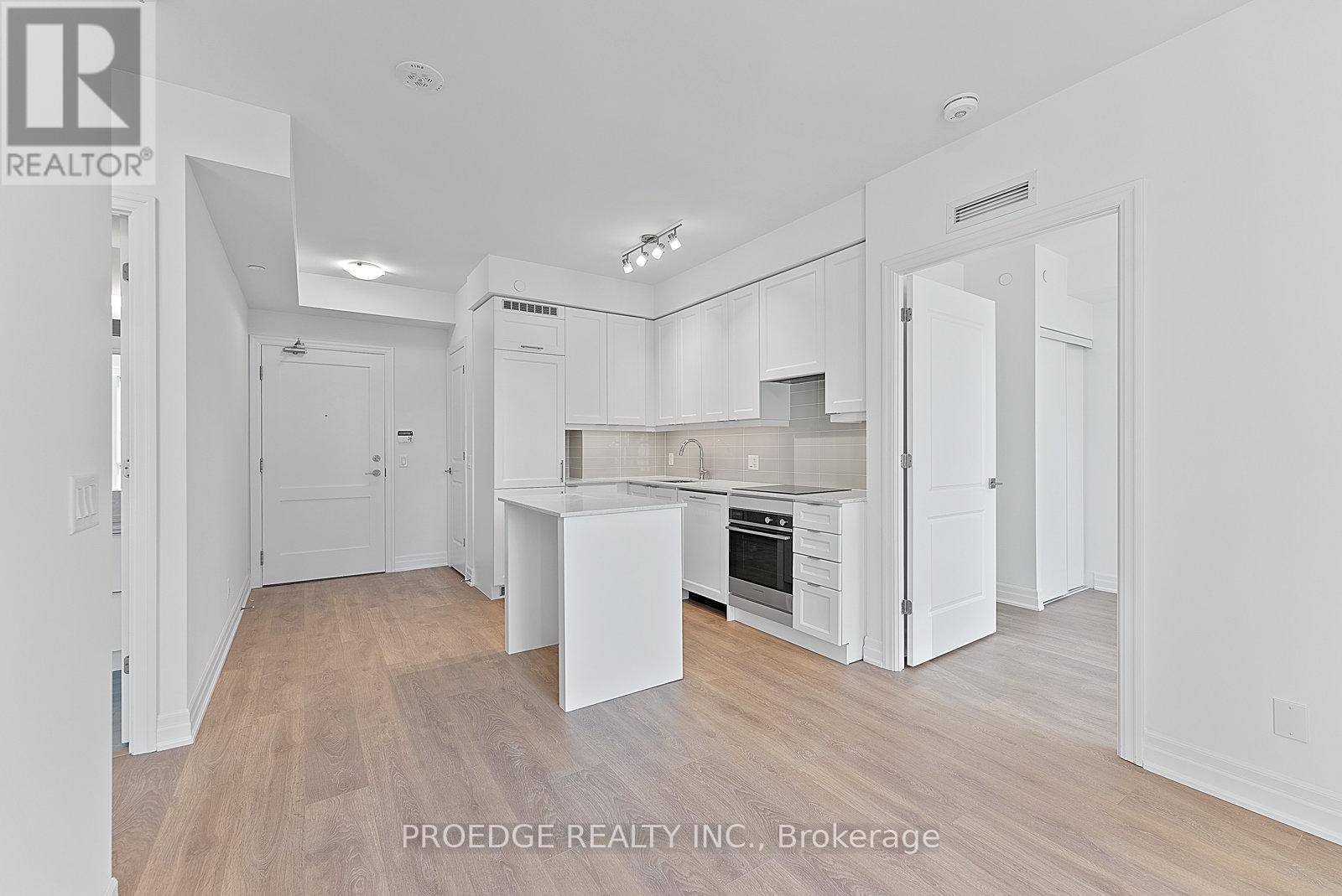 801 - 30 Elm Drive W, Mississauga, Ontario  L5B 0N6 - Photo 3 - W13167986