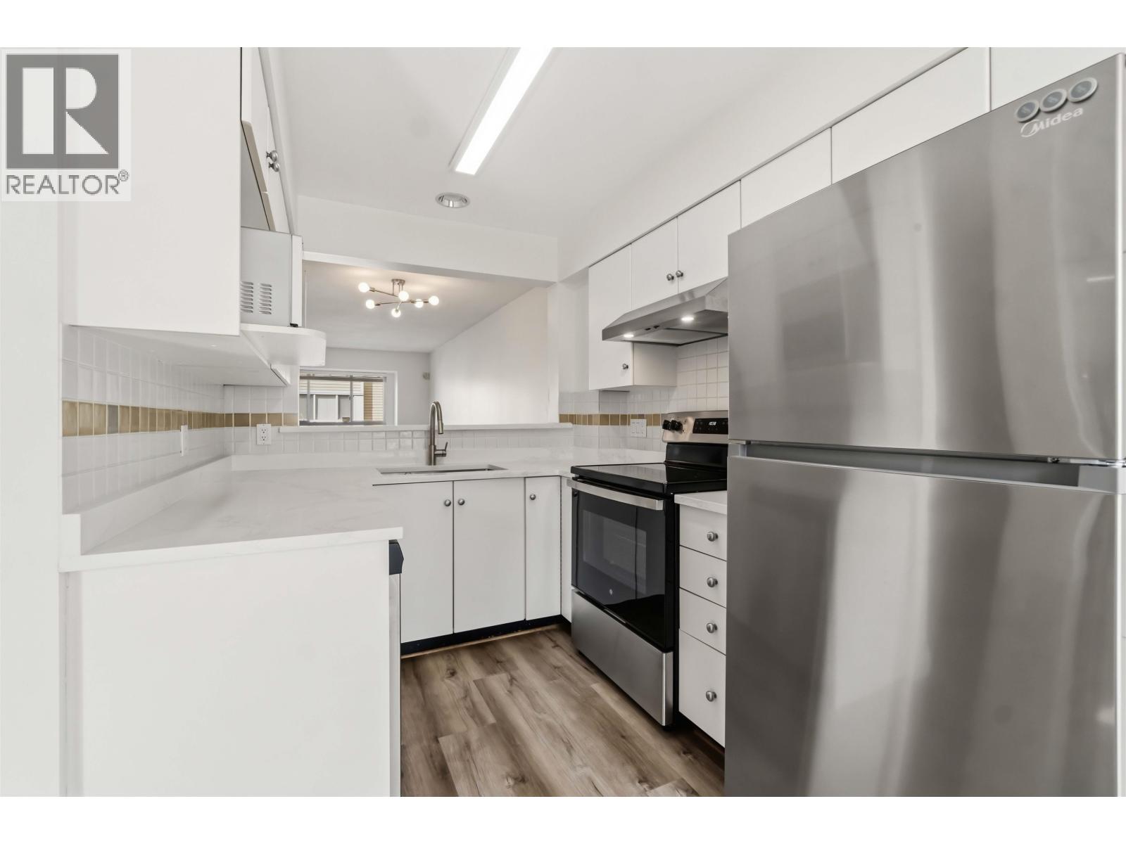 8433 Jellicoe Street, Vancouver, British Columbia  V5S 2J4 - Photo 7 - R3113973