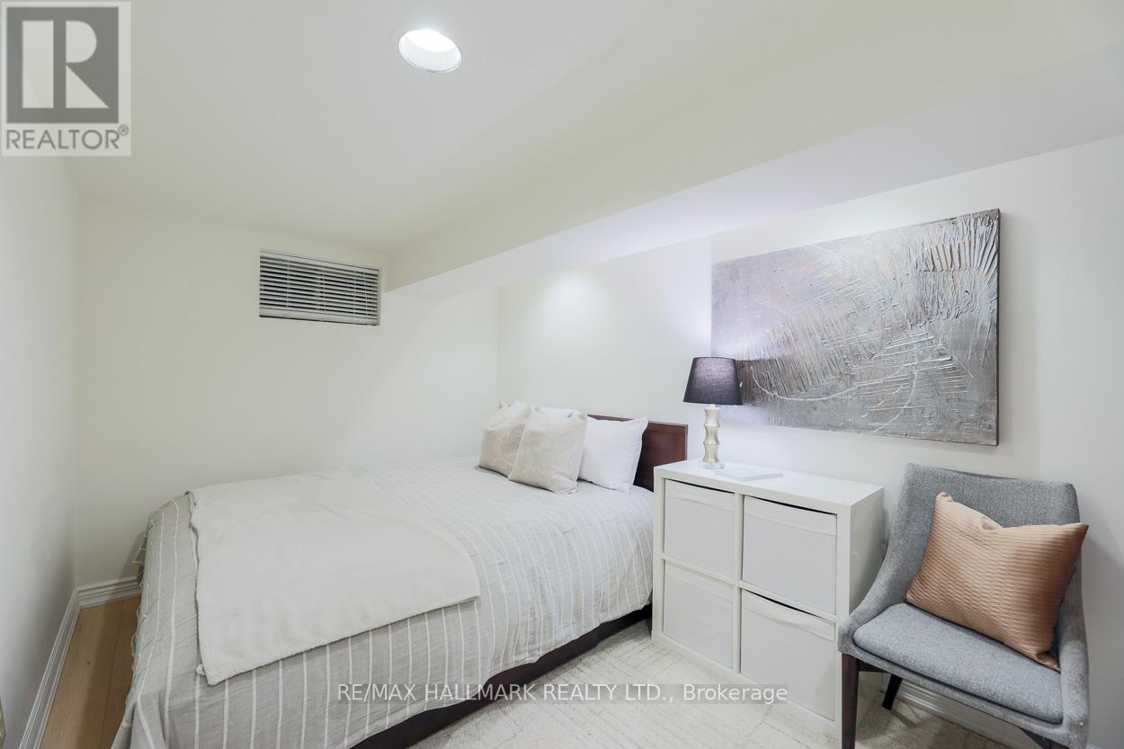 346 Roselawn Avenue, Toronto, Ontario  M4R 1G1 - Photo 15 - C13168024