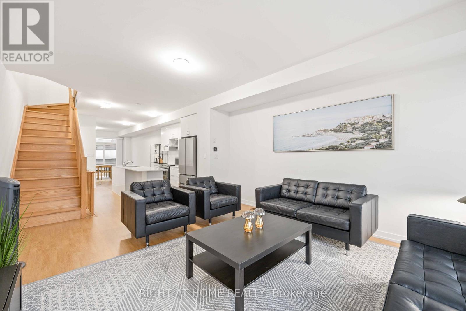 1557 Midland Avenue, Toronto, Ontario  M1P 0G3 - Photo 2 - E13168002