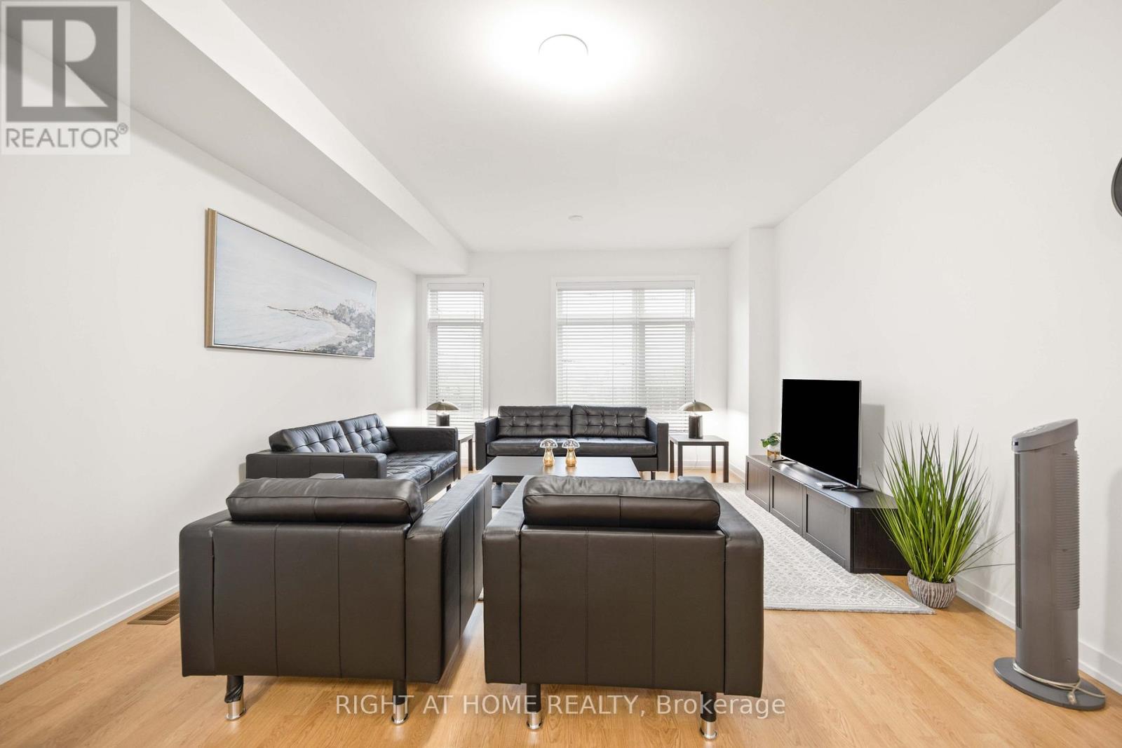 1557 Midland Avenue, Toronto, Ontario  M1P 0G3 - Photo 5 - E13168002
