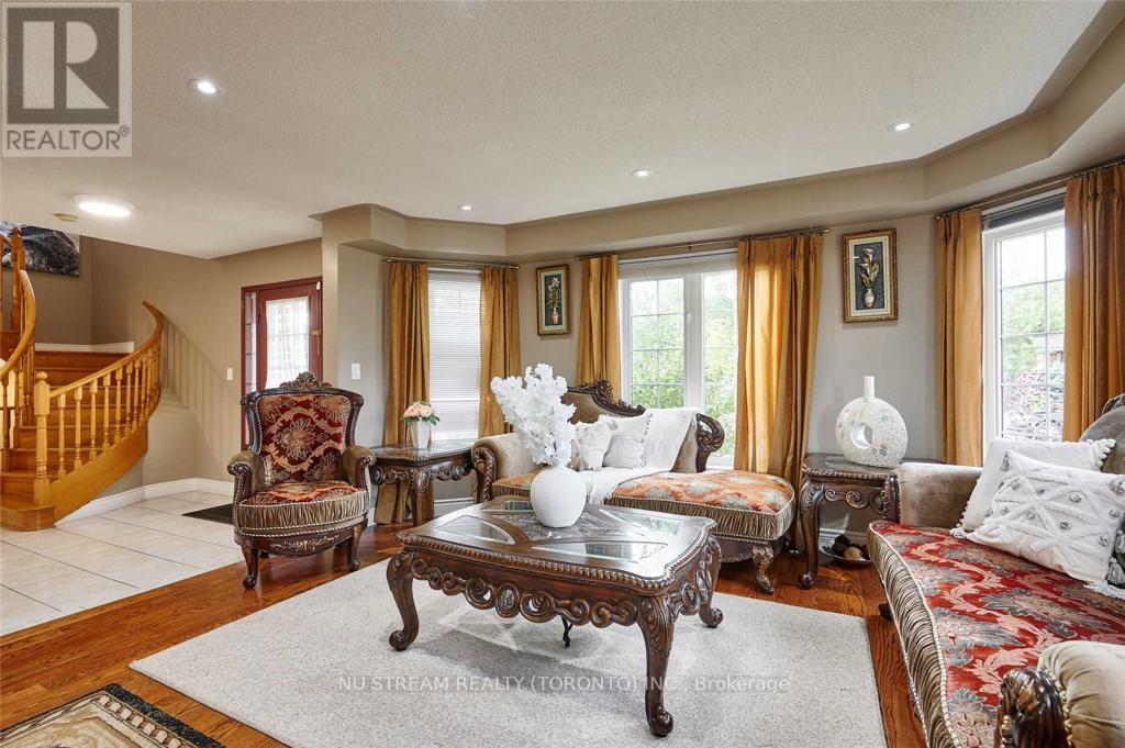 2 Purcell Crescent, Vaughan, Ontario  L6A 3C4 - Photo 6 - N13168004