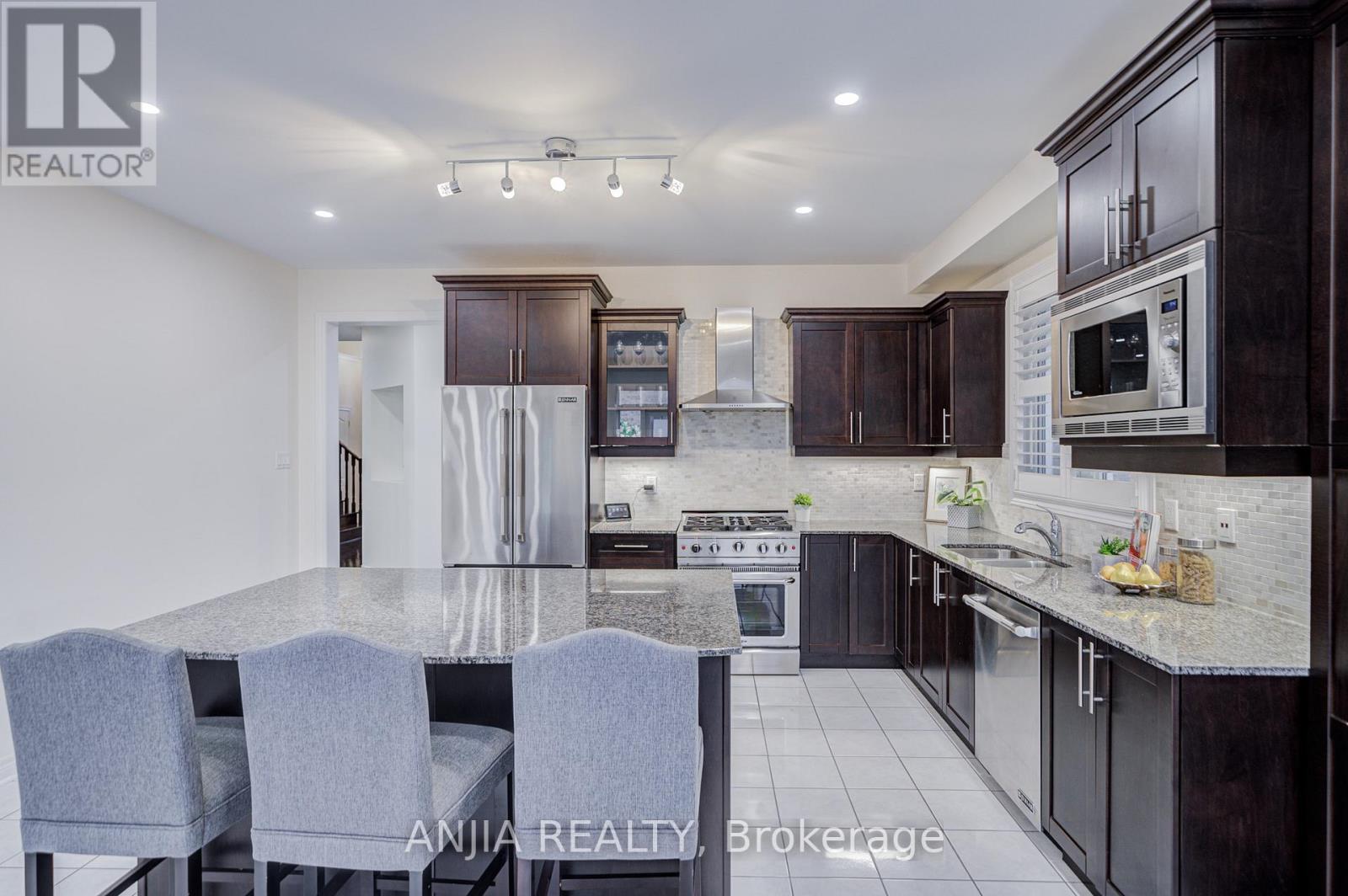 186 Ascalon Drive, Vaughan, Ontario  L6A 0M8 - Photo 17 - N13168008