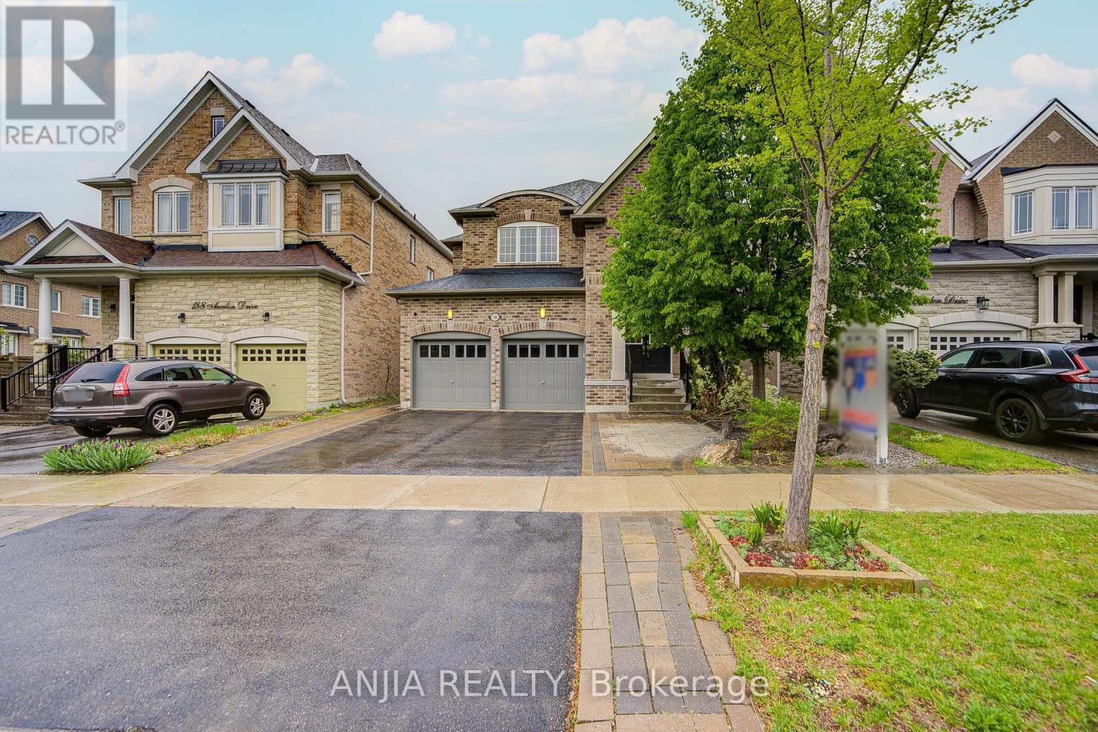 186 Ascalon Drive, Vaughan, Ontario  L6A 0M8 - Photo 2 - N13168008