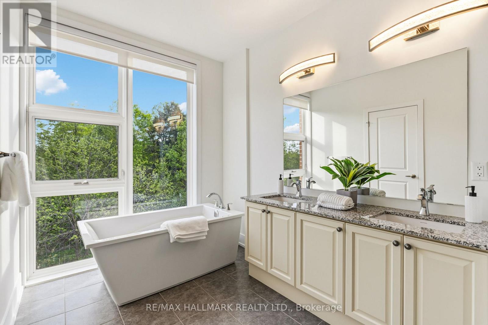 46 Crestridge Drive, Vaughan, Ontario  L4J 0K1 - Photo 28 - N13168012