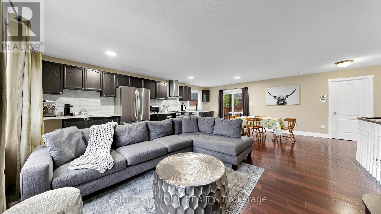 6 Compton Crescent, Bradford West Gwillimbury, Ontario  L3Z 2X5 - Photo 8 - N13168028