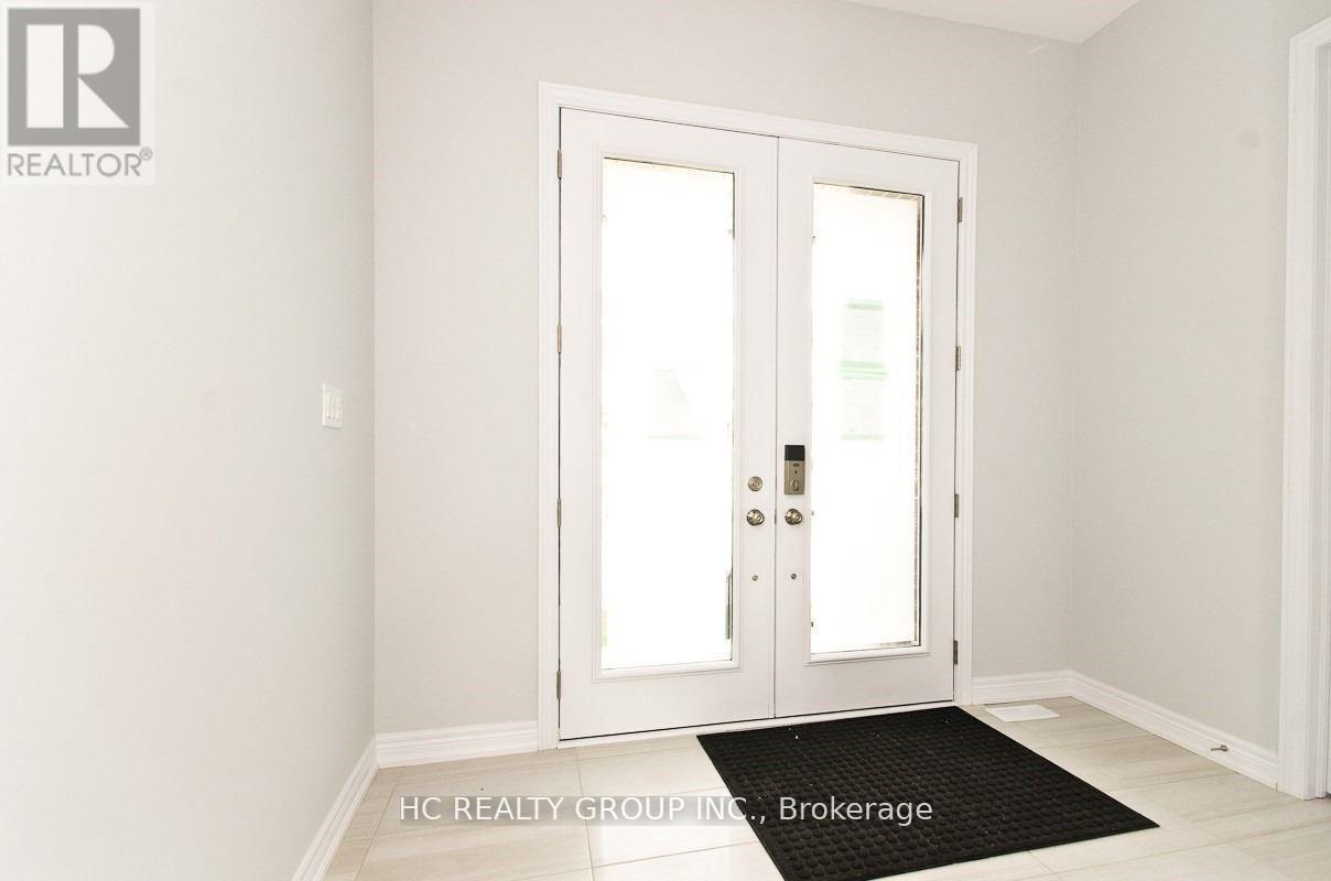 92 Pine Hill Crescent, Aurora, Ontario  L4G 3X9 - Photo 2 - N13168034