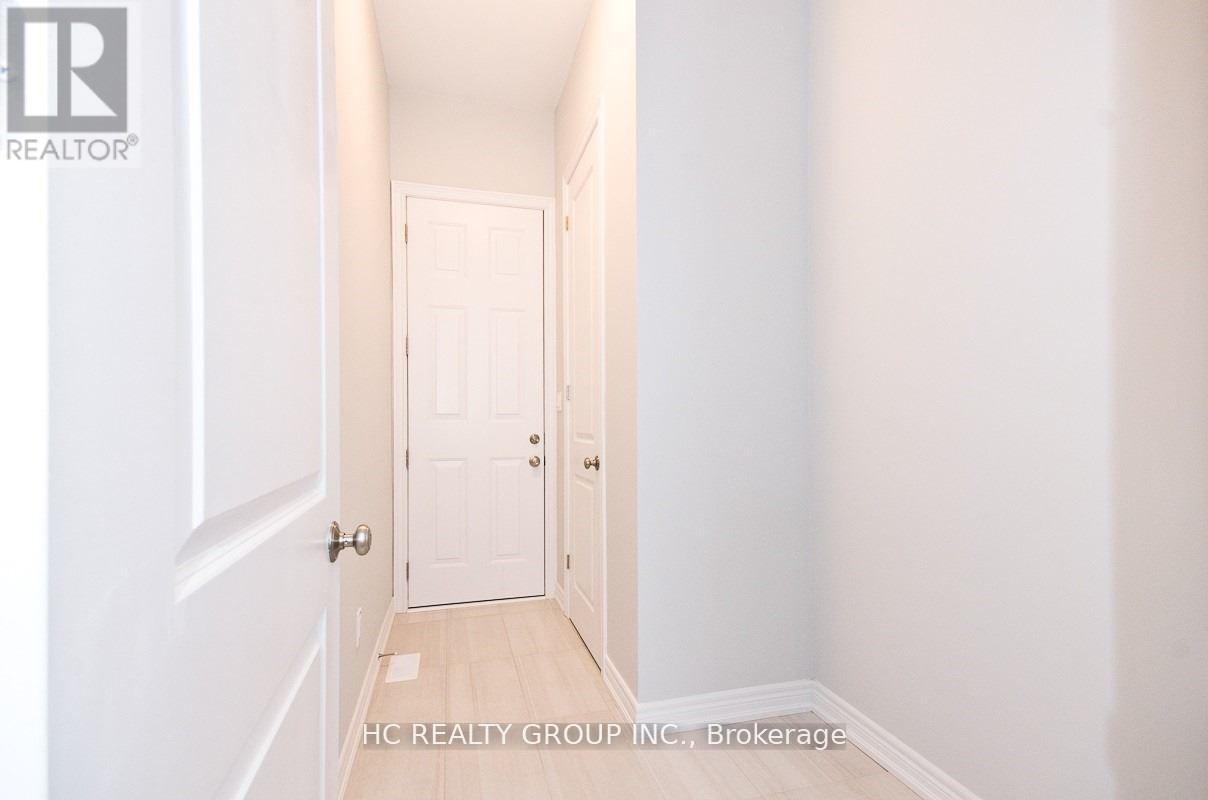 92 Pine Hill Crescent, Aurora, Ontario  L4G 3X9 - Photo 7 - N13168034