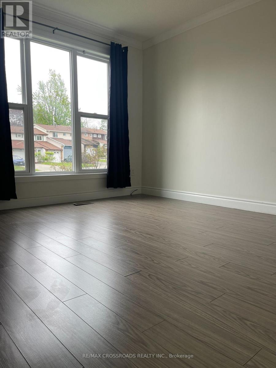 59 Chaucer Crescent, Barrie, Ontario  L4N 4T8 - Photo 2 - S13168030